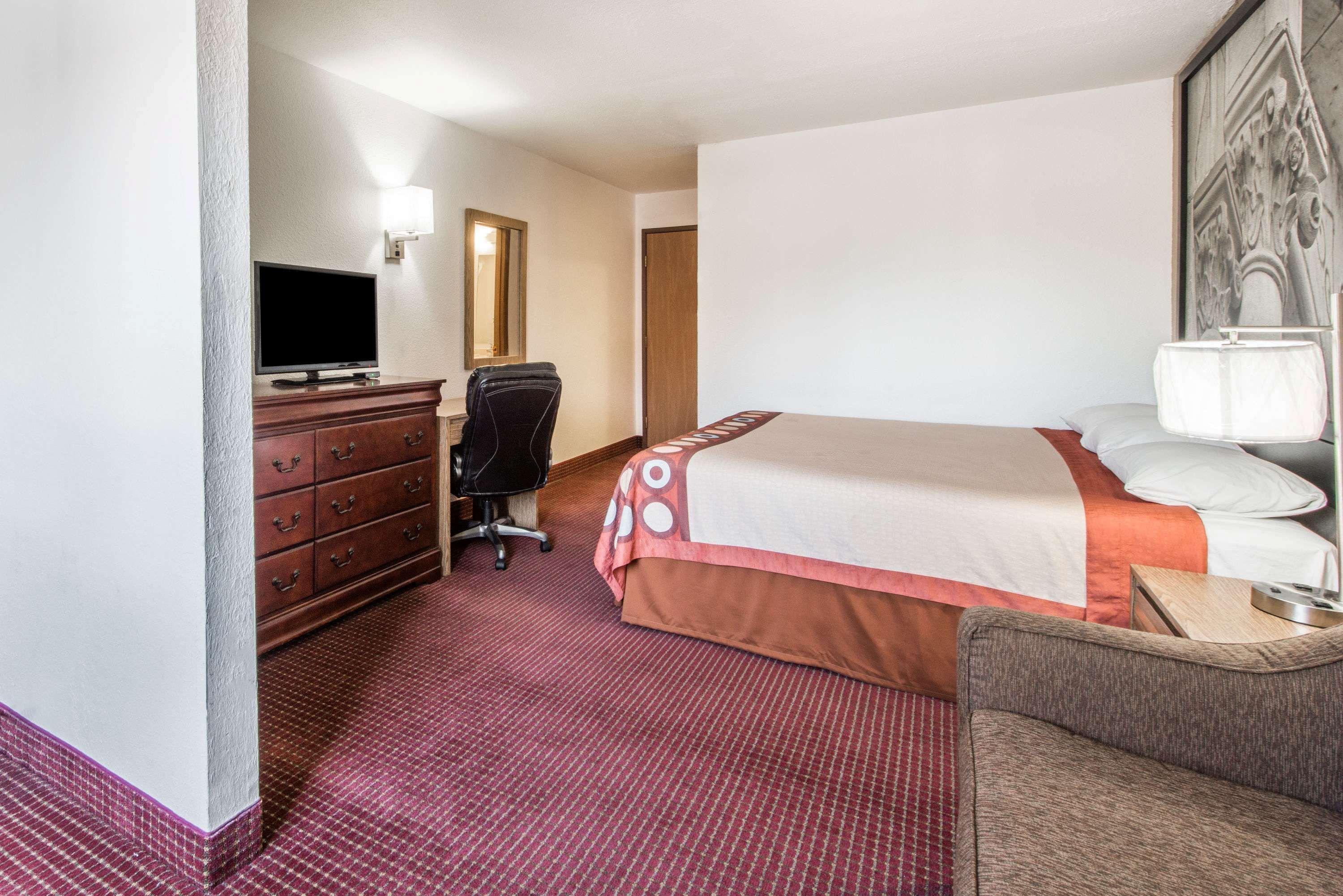 Super 8 By Wyndham Elizabethtown Hotel Exterior photo