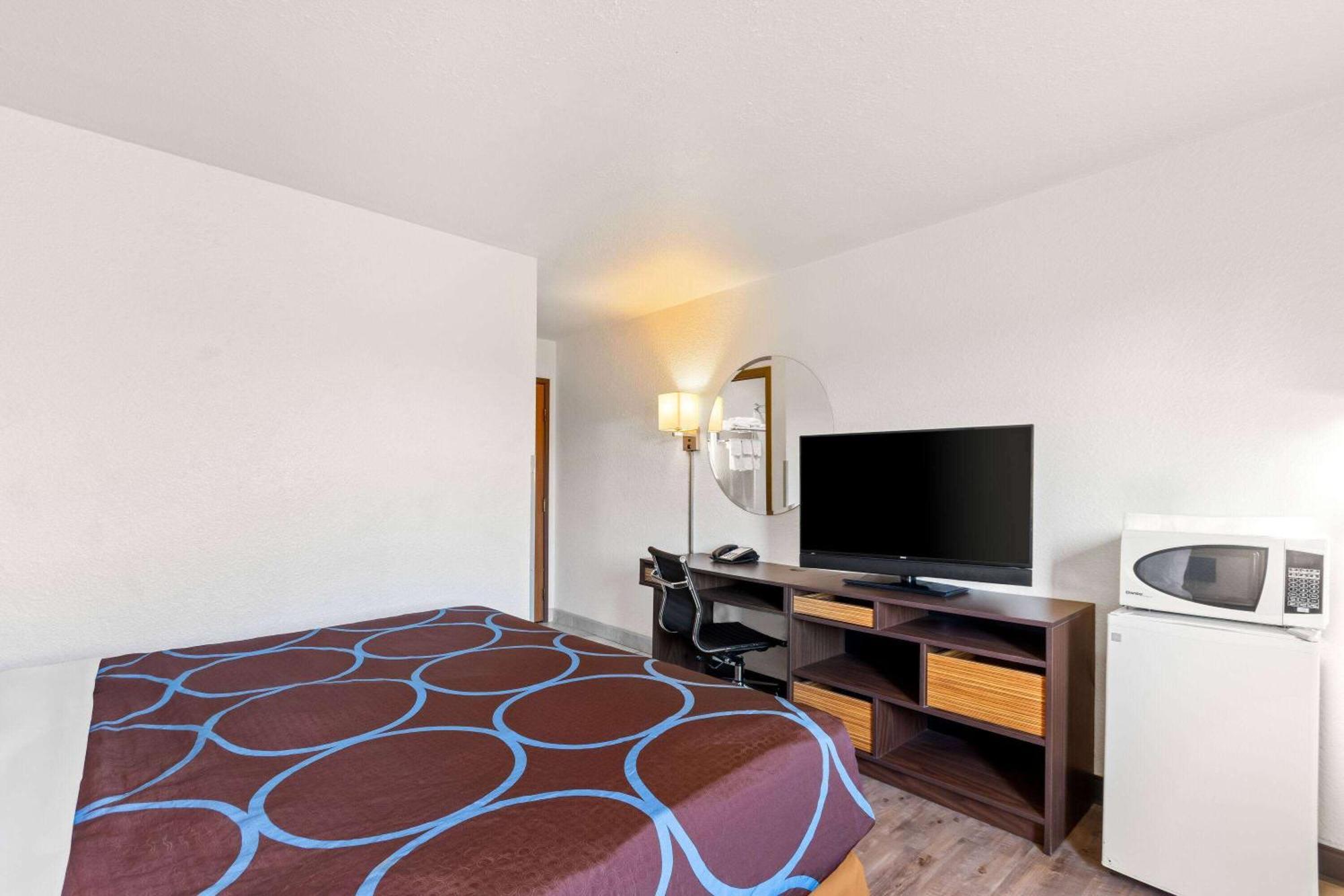 Super 8 By Wyndham Elizabethtown Hotel Exterior photo