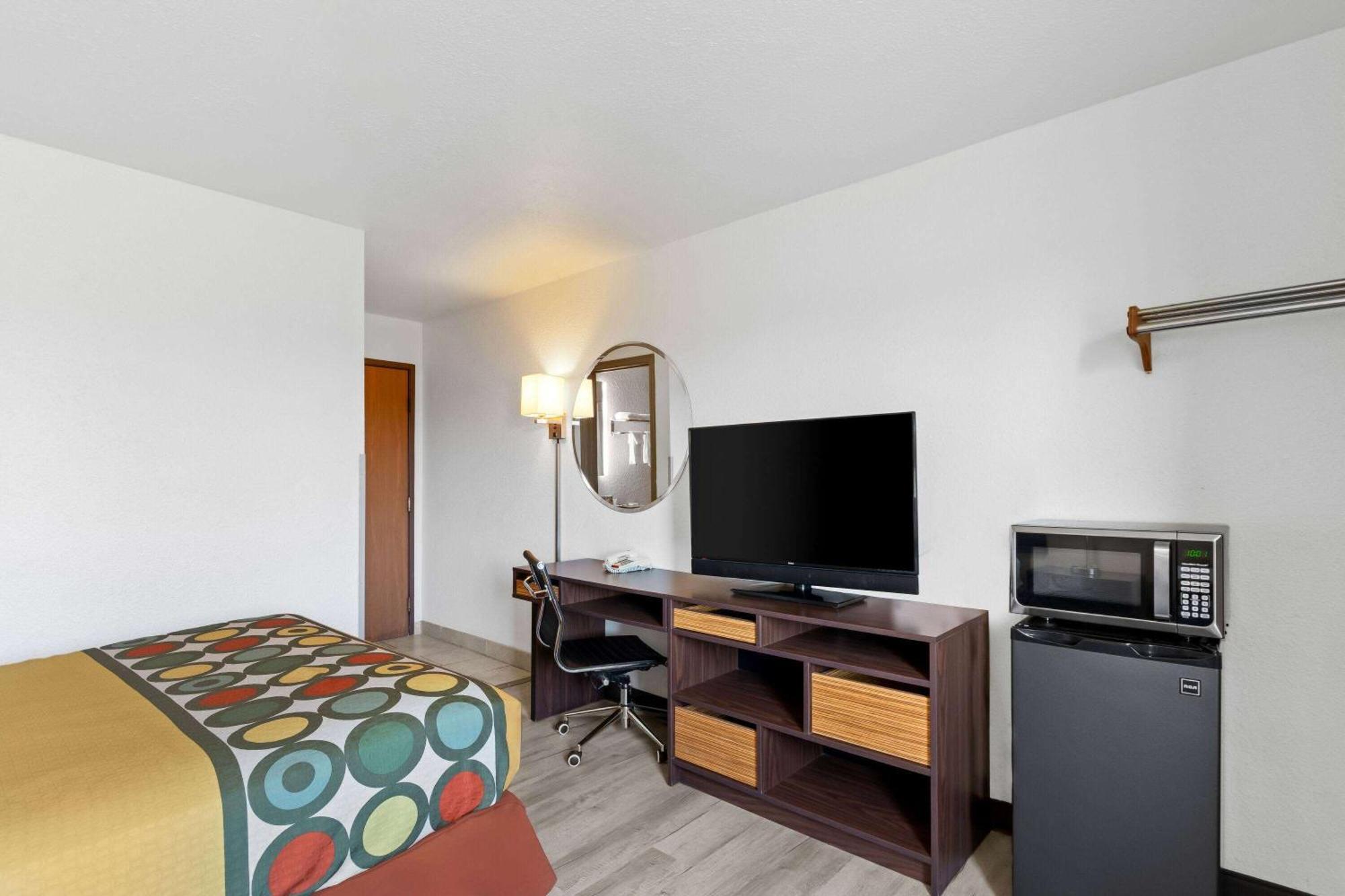Super 8 By Wyndham Elizabethtown Hotel Exterior photo