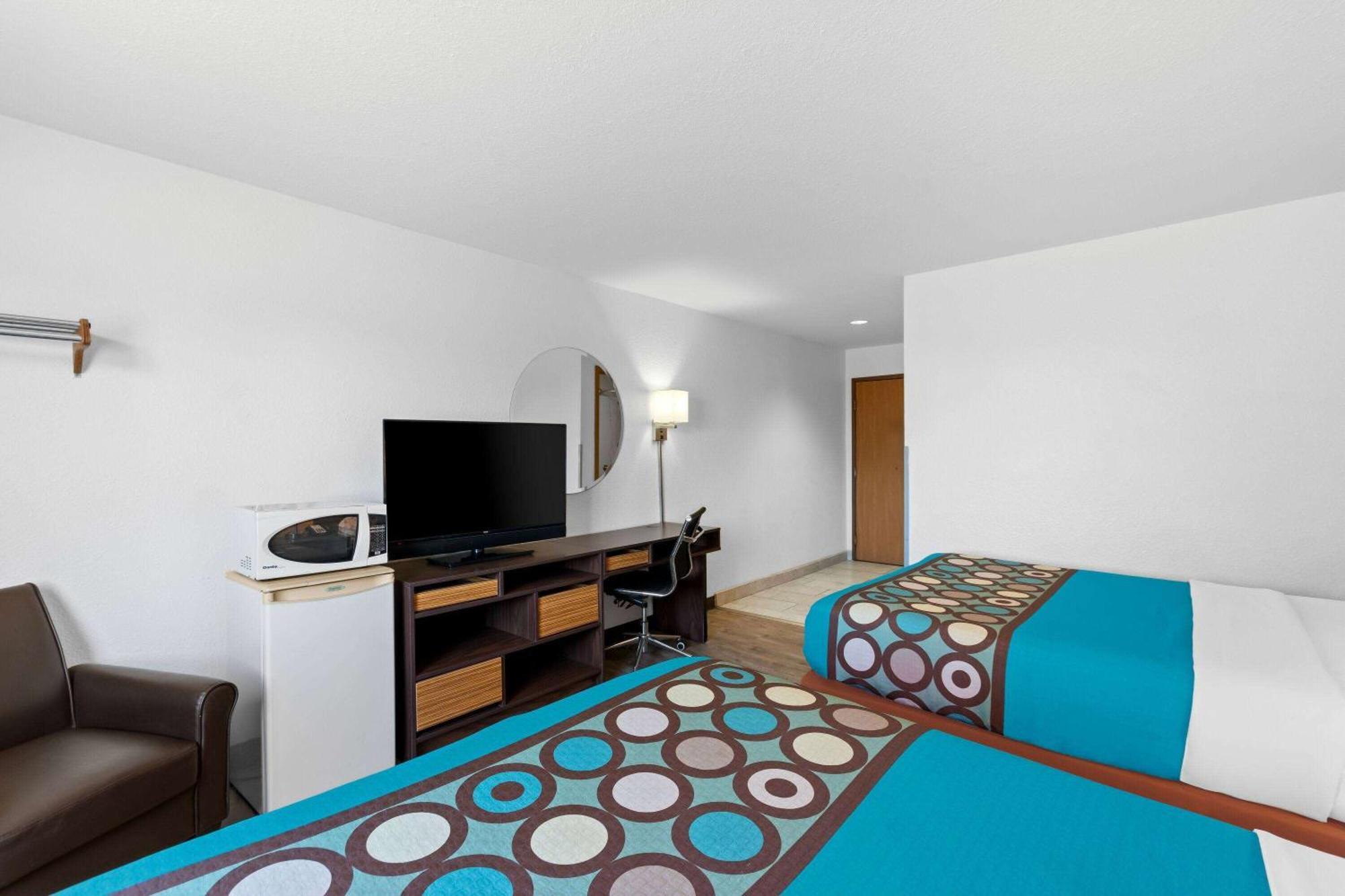 Super 8 By Wyndham Elizabethtown Hotel Exterior photo