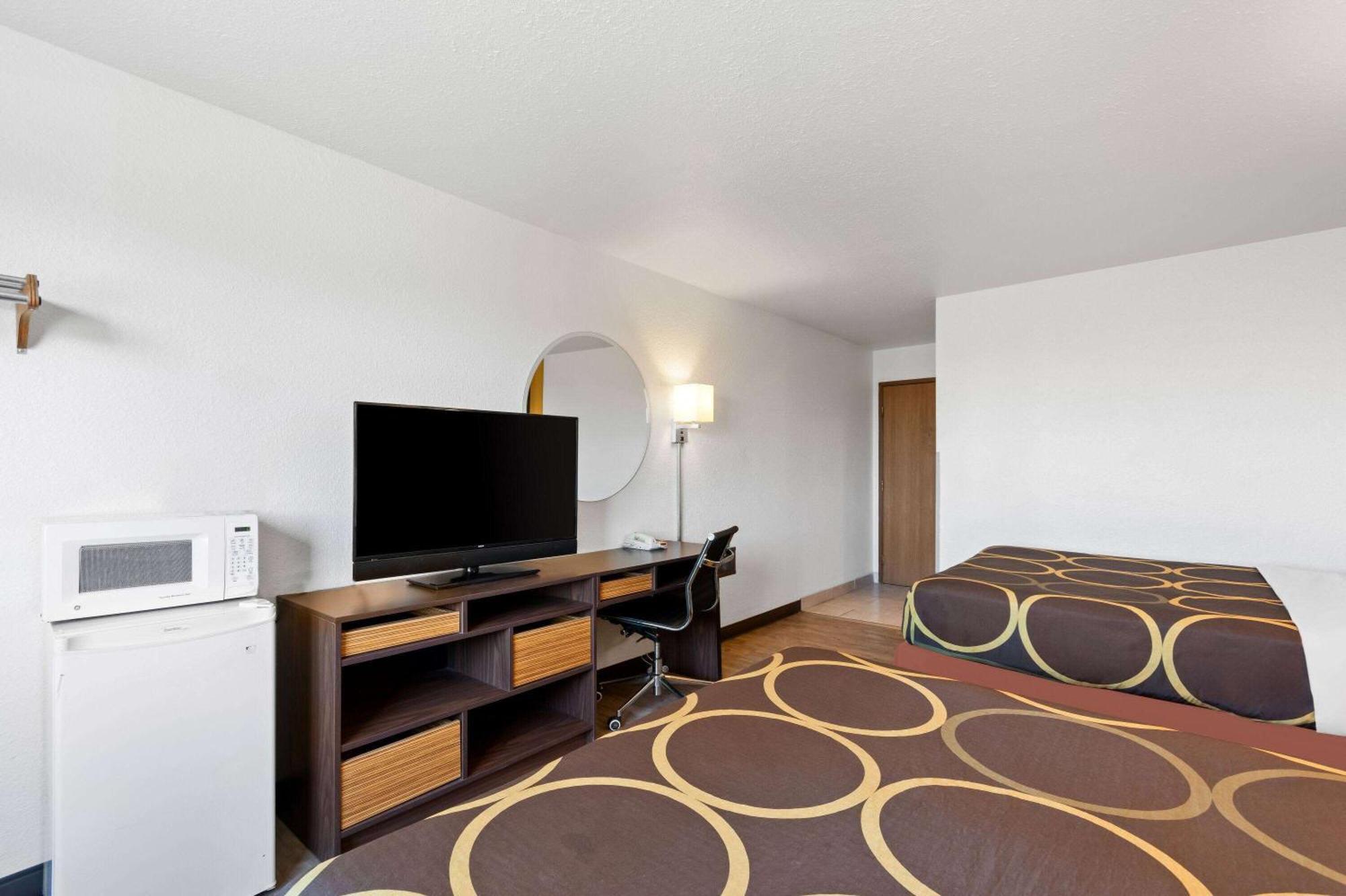 Super 8 By Wyndham Elizabethtown Hotel Exterior photo