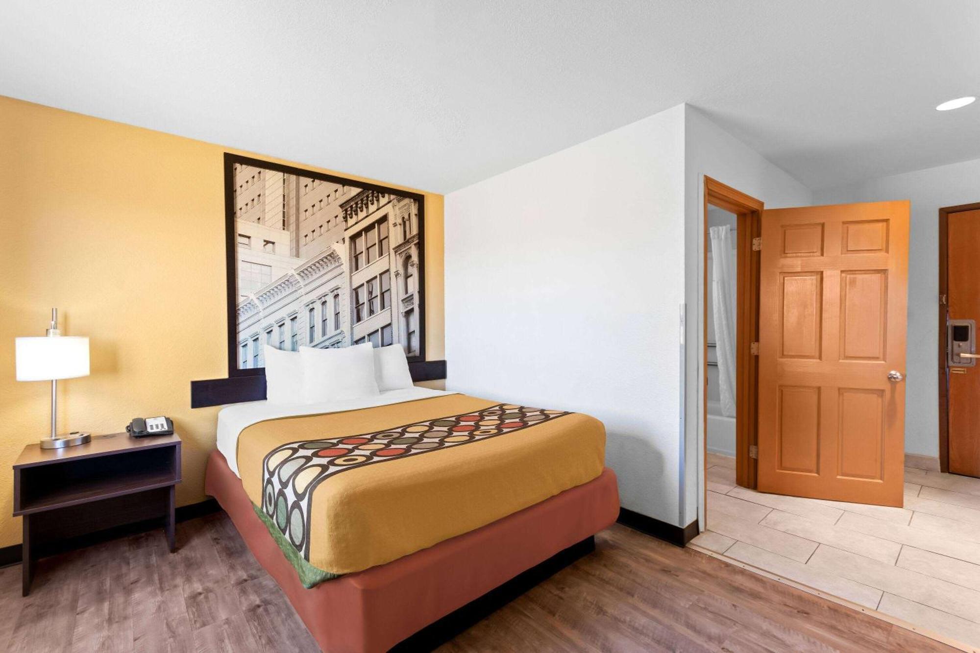Super 8 By Wyndham Elizabethtown Hotel Exterior photo
